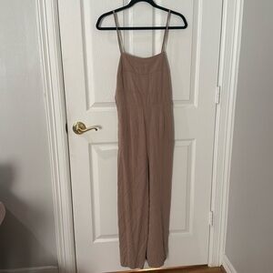 NWT taupe wide leg jumpsuit tie back with pockets medium